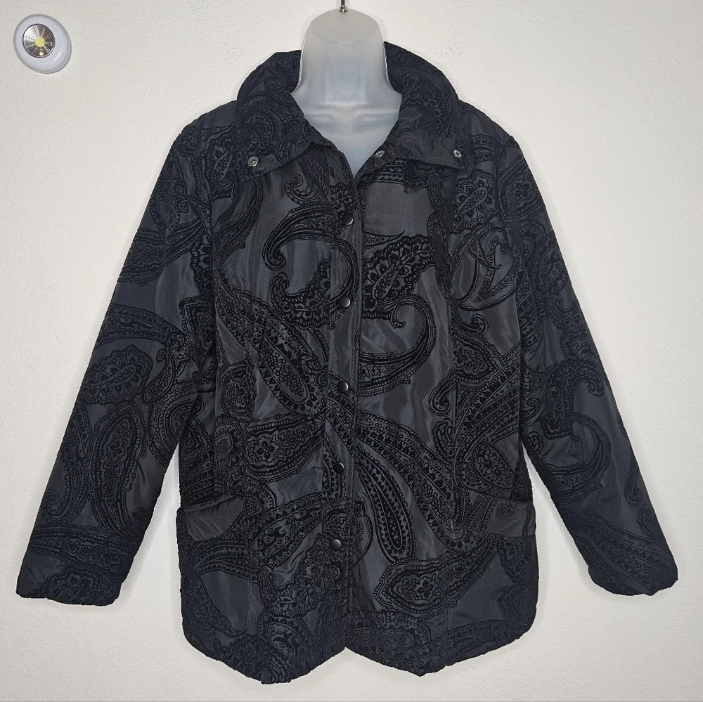 Chico's Zenergy Neema Flocked Black On Black Paisley Velvet Textured Puffer Coat